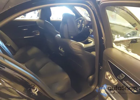 2024 Mercedes-Benz C 300 z USA, uszkodzony, nr VIN W1KAF4HB4RR221552